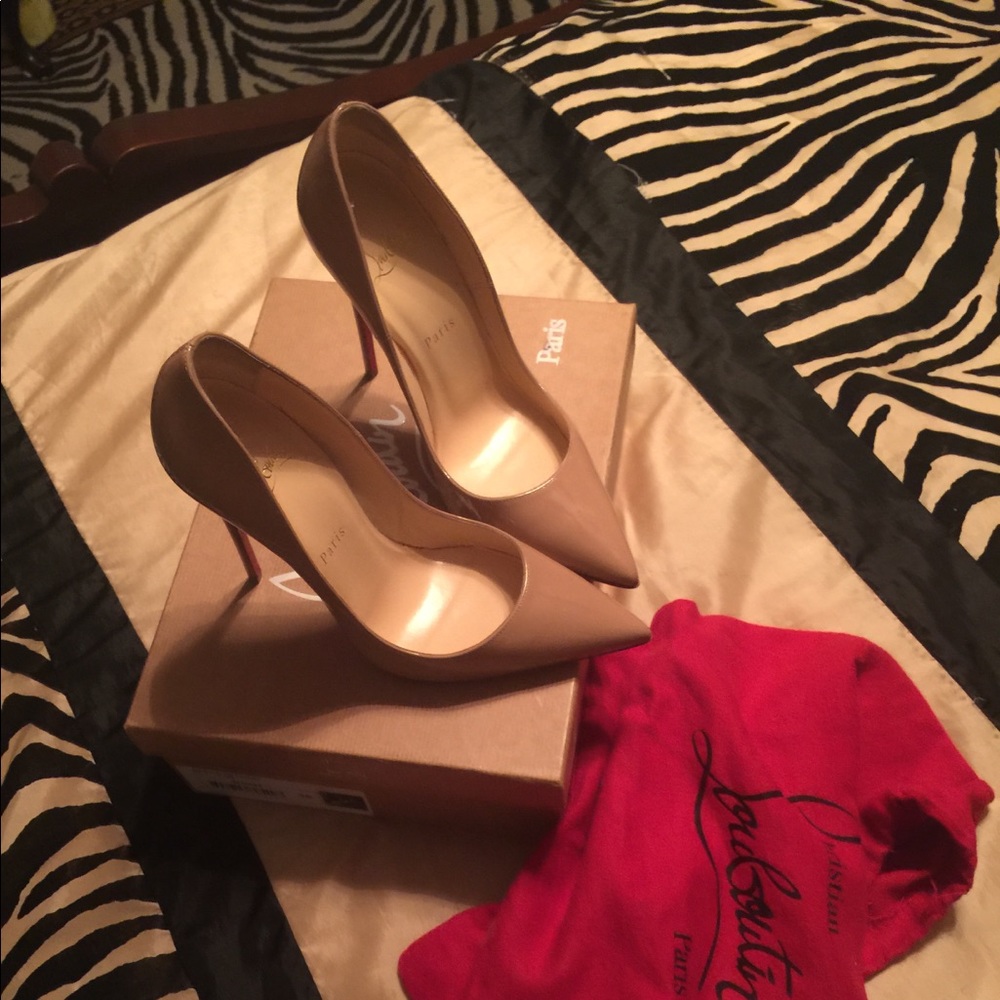 Christian Louboutin Size 38  Nude So Kate Pumps - Picture 7 of 8